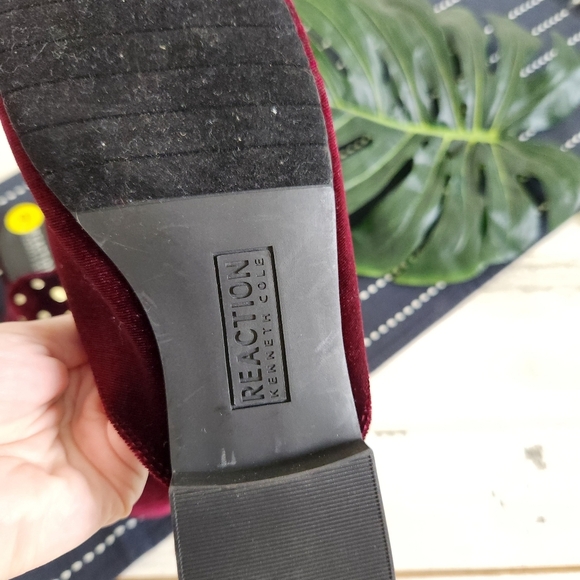 Kenneth Cole Reaction Wyatt Gold Stud Velvet Mules Size 9 - Picture 4 of 6